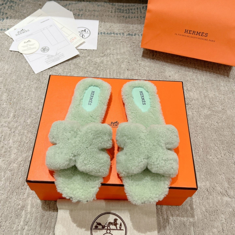 H**mes slippers